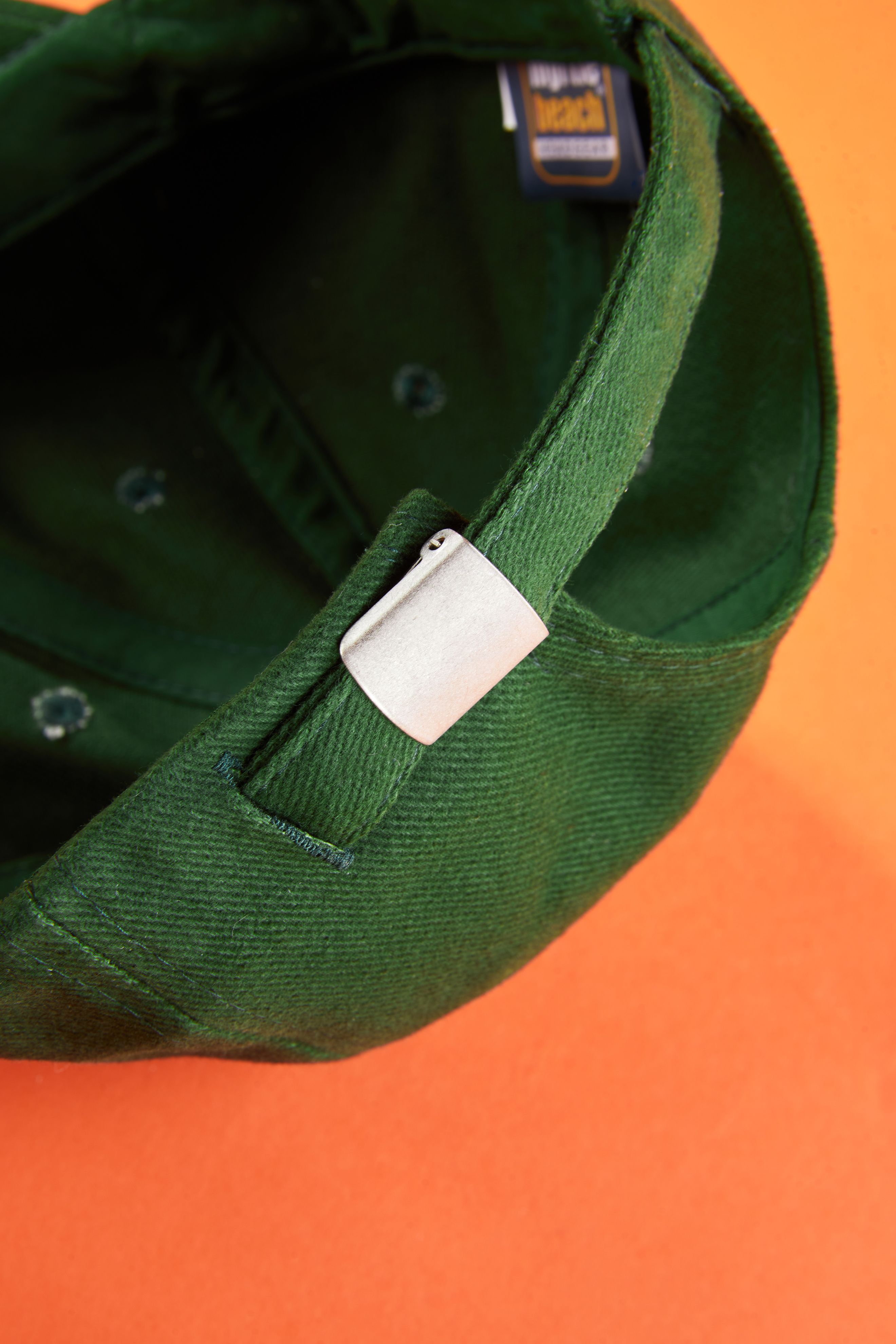 6 Panel Cap Low-Profile MB018 Klassisches 6 Panel Cap mit stirnanliegenden Frontpanels